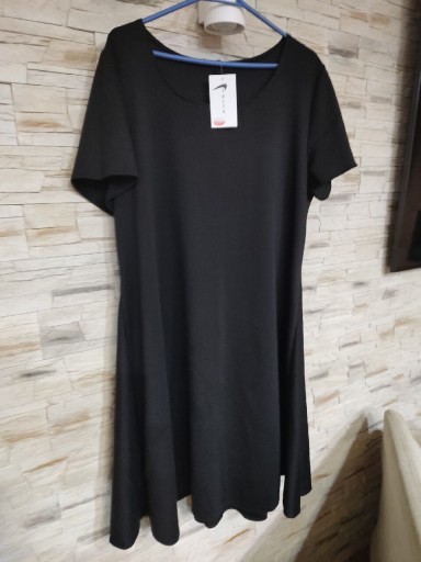 Zdjęcie oferty: Nowa z metką sukienka wizytowa 50 czarna 