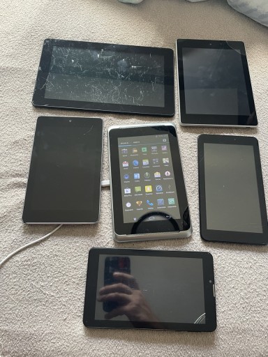 Zdjęcie oferty: 6 Tabletow uszkodoznych! Acer, Asus, Ferguson i inne! Okazja!