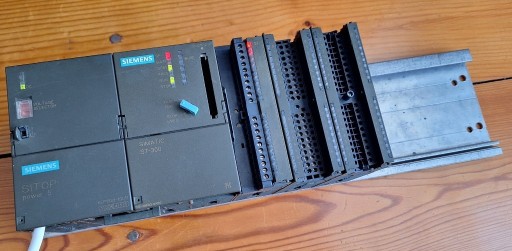 Zdjęcie oferty: Zestaw treningowy SIEMENS S7-300 (315-2DP) + 32IN + 32OUT + ANALOG IN
