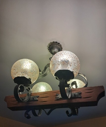 Zdjęcie oferty: Używana stylowa lampa wisząca, sufitowa, żyrandol