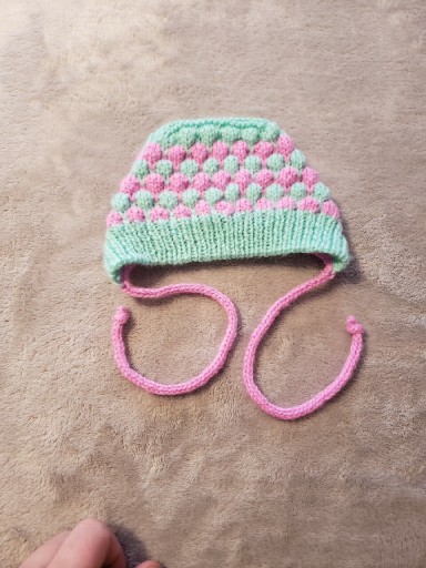 Zdjęcie oferty: czapka ręcznie robiona dla dziewczynki. 
