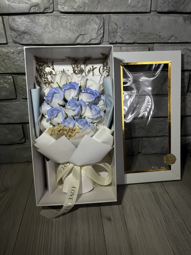 Zdjęcie oferty: Prezent walentynki - wieczny bukiet róż, niebieski