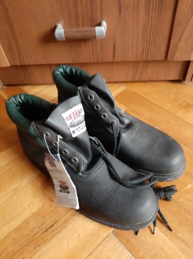 Zdjęcie oferty: Nowe obuwie robocze 44 1/3 Czarne demar buty