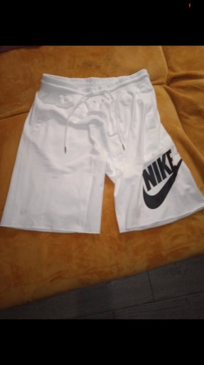 Zdjęcie oferty: Nike krótkie spodenki