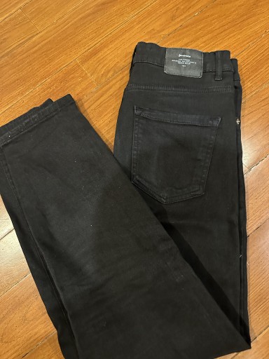 Zdjęcie oferty: Jeansy rurki Stradivarius roz 36