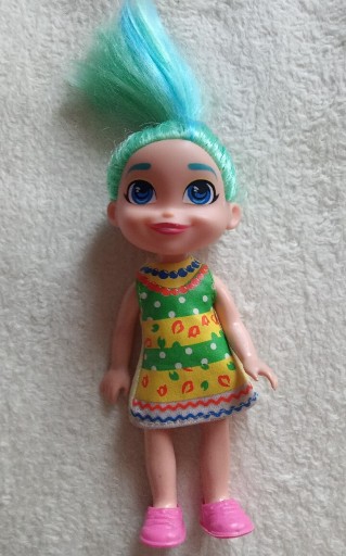 Zdjęcie oferty: Lalka dziewczynka z niebiesko-zielonymi włosami