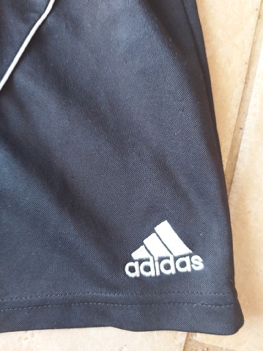 Zdjęcie oferty: Spodenki sportowe trekkingowe  ADIDAS r. M/L.