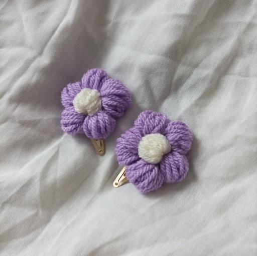Zdjęcie oferty: Spinki do włosów szydełkowe Kwiaty Lilac