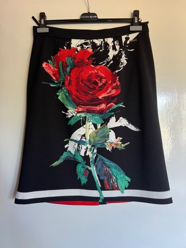 Zdjęcie oferty: Wizytowa spódnica w różę, Apriorite marka