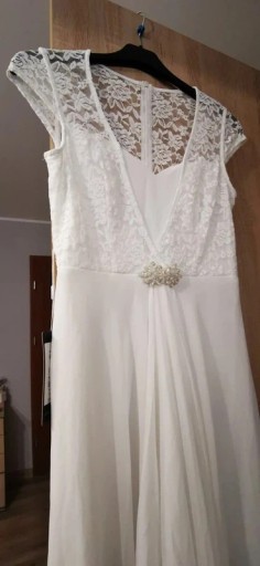 Zdjęcie oferty: Biała suknia ślubna z koronką 
