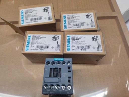 Zdjęcie oferty: Stycznik Siemens 3RH2131-1BB40