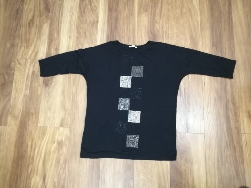 Zdjęcie oferty: Czarna długa bluzka z ozdobnymi kwadratami r. 44