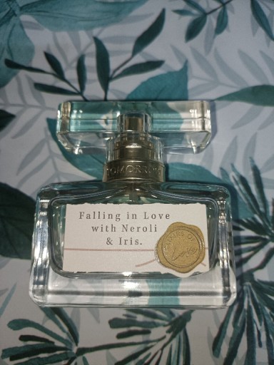 Zdjęcie oferty: Avon Falling in Love with Neroli & Iris 30 ml 