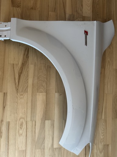 Zdjęcie oferty: Błotnik prawy przód Audi Q7 4l 2015 aluminiowy