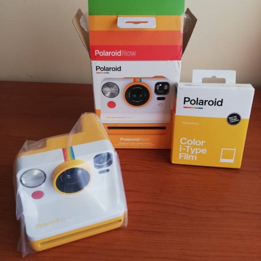 Zdjęcie oferty: Aparat natychm. Polaroid Now Żółty + 8 wkładów!