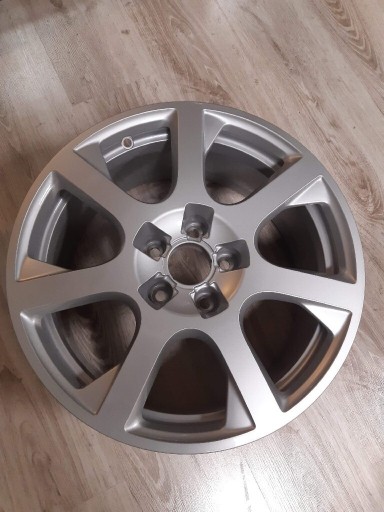 Zdjęcie oferty: Felga aluminiowa Audi 8R0601025BC