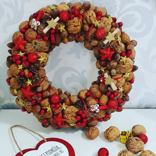 Zdjęcie oferty: Wianek świąteczny 40cm orzechy handmade 