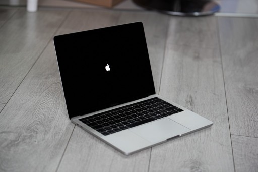 Zdjęcie oferty: Laptop MacBook Pro 13,3 " Intel Core i5 8/256GB