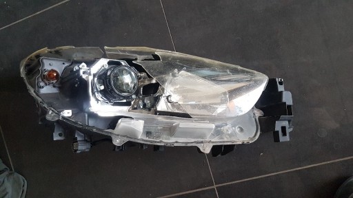 Zdjęcie oferty: Lampa prawa Mazda CX5 uszkodzona KJ0151030 USA