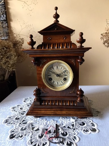 Zdjęcie oferty: Zegar JUNGHANS ok. 1895 -1900  kapliczka eklektyczna orzech loft