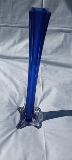 Zdjęcie oferty: Wazon typu flet w kobaltowym kolorze 