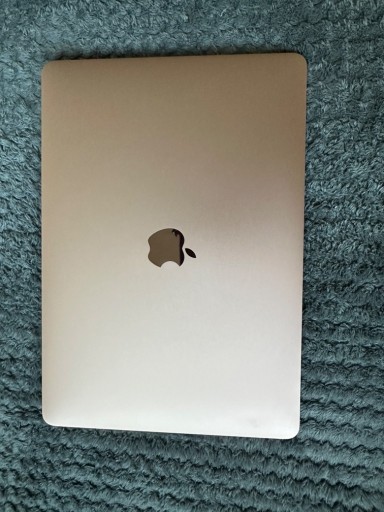 Zdjęcie oferty: MacBook Air 2019, Rose Gold, 100 cykli ładowania 