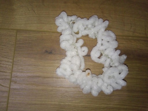 Zdjęcie oferty: Gumka spinka do włosów z materiału ozdobna zapinka biała PRL