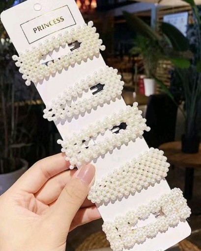 Zdjęcie oferty: Zestaw dużych spinek perłowych ozdobnych