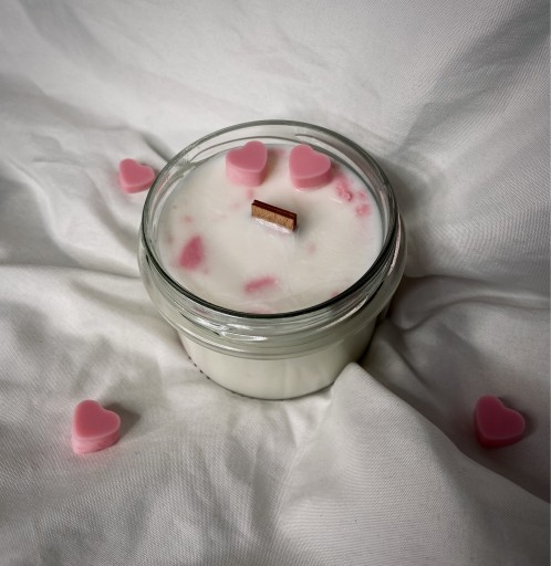Zdjęcie oferty: Świeca sojowa na Walentynki- ręcznie robiona