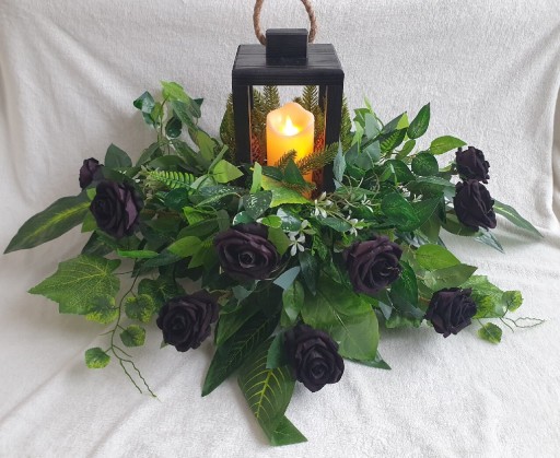 Zdjęcie oferty: duży XXL stroik na grób cmentarz róże czarne lampion latarnia znicz led