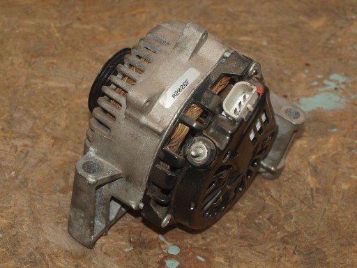 Zdjęcie oferty: Alternator Mazda Tribute I