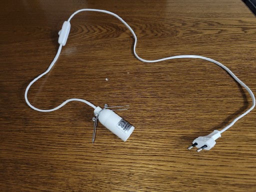 Zdjęcie oferty: Kabel zasilający do lampy + Żarówka E14