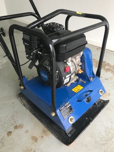 Zdjęcie oferty: ORYGINALNA Zagęszczarka Gruntu Spalinowa 84kg + MATA Scheppach HP1800S
