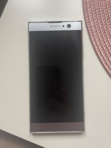 Zdjęcie oferty: Smartfon Sony Xperia XA2 