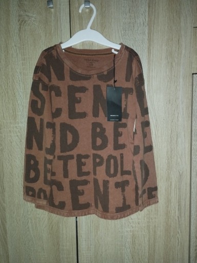 Zdjęcie oferty: Bluzeczka bawełniana w literki Reserved r. 122/128