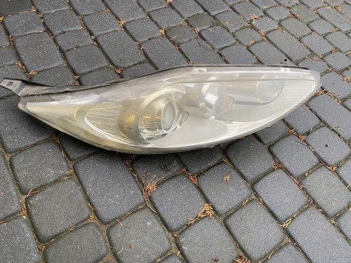 Zdjęcie oferty: Lampa prawy przód ford fiestaMK6 2008-2012oryginał