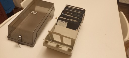 Zdjęcie oferty: Dyskietki 5,25 do retro PC typu IBM 61 s pudełko 2