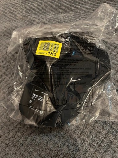 Zdjęcie oferty: Czapka Nike czarna nowa zapakowana. r. Uniwersalny
