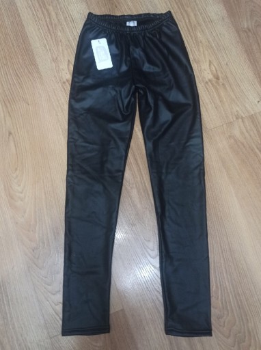Zdjęcie oferty: Spodnie dziewczęce skórkowe r.152/158