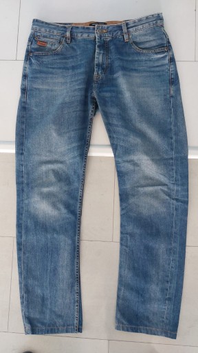 Zdjęcie oferty: Spodnie House Denim Regular Fit