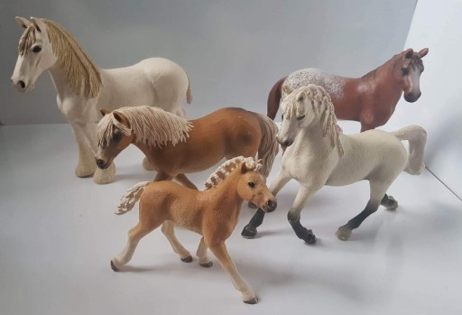 Zdjęcie oferty: Zestaw 5 sztuk koni Schleich koń klacz źrebię