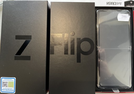 Zdjęcie oferty: NOWY Samsung Galaxy Z Flip F707 8GB/256 GB czarny