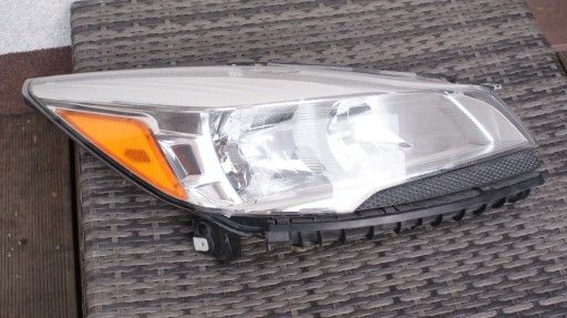 Zdjęcie oferty: Lampa prawa przód Ford Escape 2015r