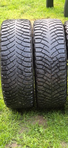 Zdjęcie oferty: Opony zimowe MICHELIN X-ICE NORTH 4 z kolcami 205/55R17 95T jak nowe