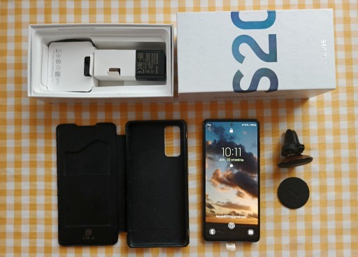 Zdjęcie oferty: Samsung Galaxy S20 FE w idealnym stanie. 
