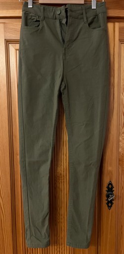Zdjęcie oferty: Jak nowe spodnie CROPP wojskowa zieleń *36/S*