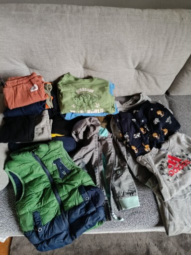 Zdjęcie oferty: Cały karton używanych ciuszków chłopięcych, rozmiar 104 (Jesień/Zima)