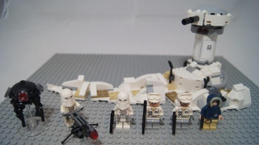 Zdjęcie oferty: Lego Star Wars 75138 Hoth Attack figurki Han Solo Snowtrooper Rebel Trooper
