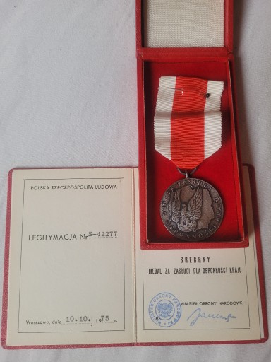 Zdjęcie oferty: Srebrny Medal za Zasługi dla Obronności Kraju
