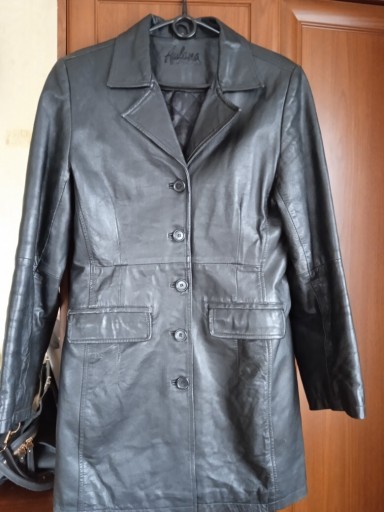 Zdjęcie oferty: Indyjski płaszcz skórzany, czarny,roz 12. Używany 